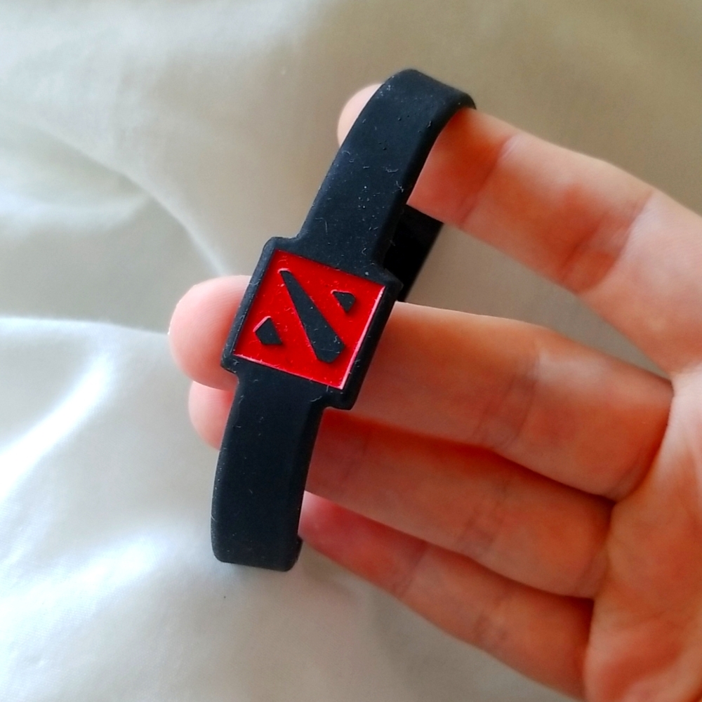 🇺🇦 Dota Video Game Silicone Black Red Geometric Bracelet Rare New